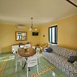 Smeraldo Holiday home *