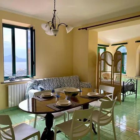 Holiday home Smeraldo